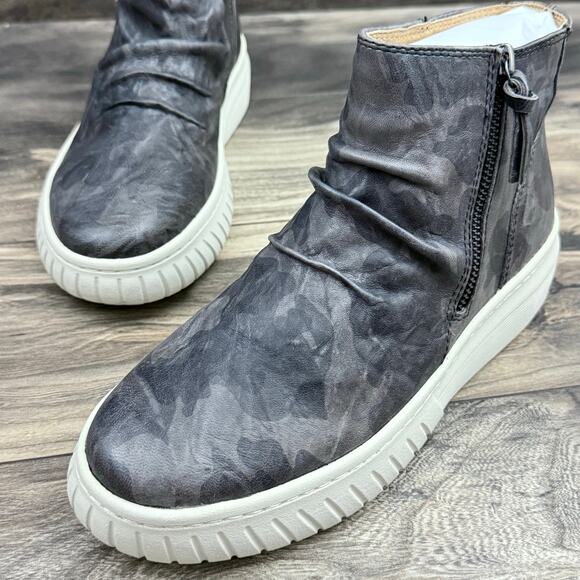 Sofft Portland 9.5M Sporty Ankle Bootie Sneaker Waterproof Leather Black Camo - Picture 4 of 12